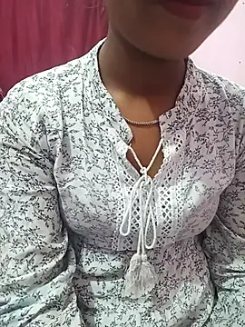 Snapshot of pari_rani7 chatting on March 2026 03:21:02 AM pari rani7 online show from March 2026 03:21:02 AM