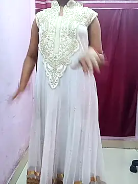 Snapshot of pari_rani7 chatting on March 2026 04:40:02 AM pari rani7 online show from March 2026 04:40:02 AM