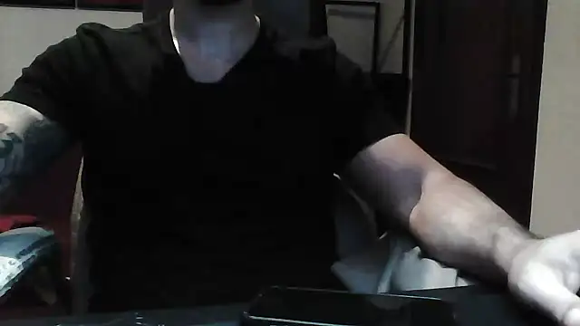 yourfantasy777 online show from April 2026 11:35:02 PM