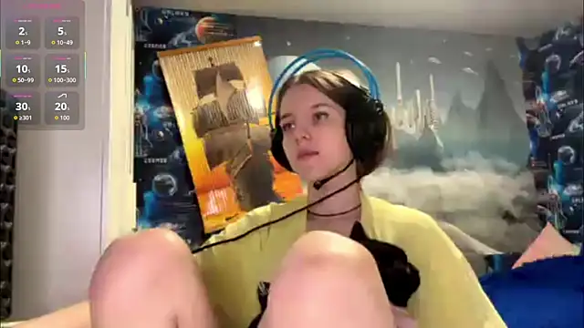 Elira Breeze online show from December 2025 03:06:01 PM