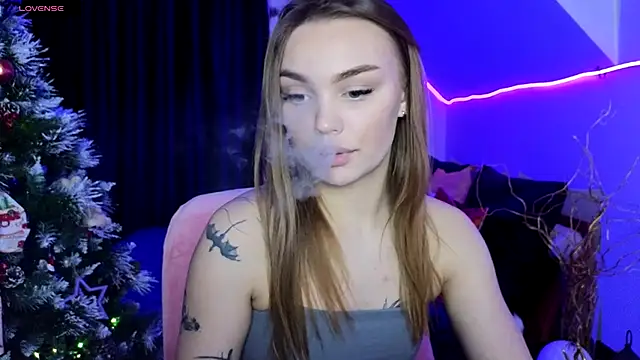 KitsyMoore online show from December 2025 01:05:01 PM