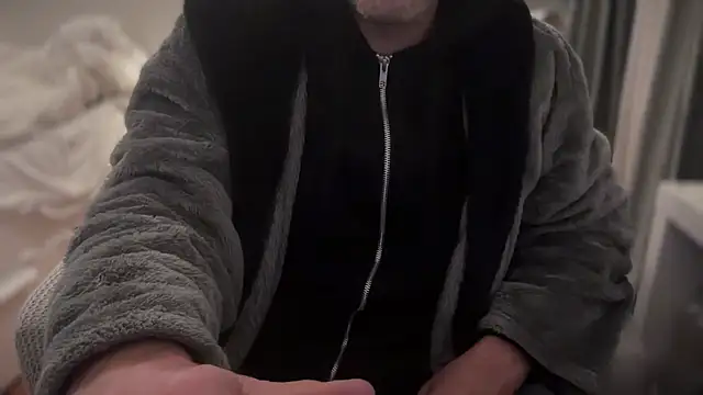 Snapshot of crisso06 chatting on November 2025 06:18:02 PM crisso06 online show from November 2025 06:18:02 PM