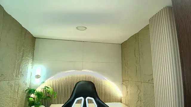 dany r  online show from March 2026 12:50:02 PM