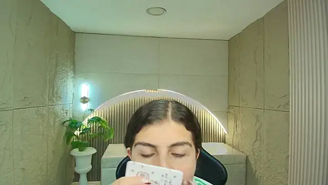 dany r  online show from April 2026 12:32:02 PM