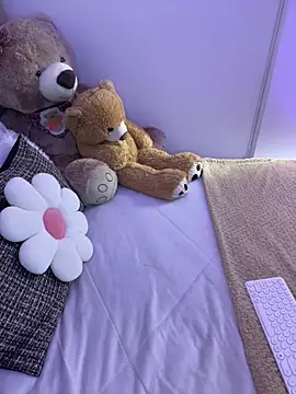 Mericute  online show from April 2026 12:30:02 AM