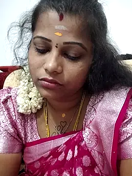 sweetqueen143 online show from April 2026 10:44:01 AM