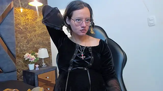 Asami Hattori online show from October 2025 11:33:02 AM