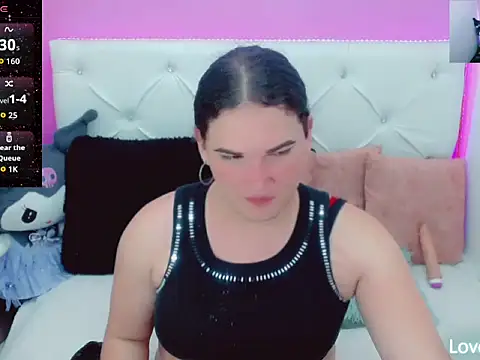 Snapshot of x_daniiela_x chatting on October 2025 07:32:01 PM x daniiela x online show from October 2025 07:32:01 PM