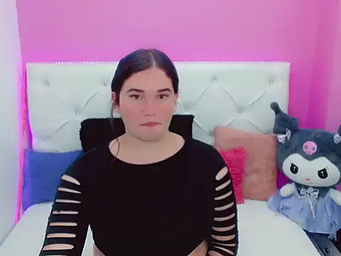 Snapshot of x_daniiela_x chatting on November 2025 08:19:01 PM x daniiela x online show from November 2025 08:19:01 PM