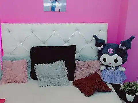 Snapshot of x_daniiela_x chatting on November 2025 06:51:01 PM x daniiela x online show from November 2025 06:51:01 PM