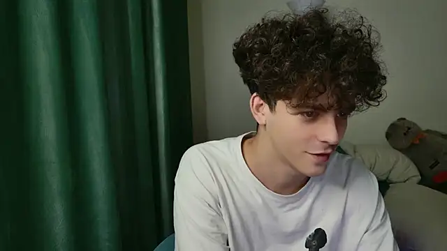 Snapshot of dreamgonetan chatting on September 2025 01:19:02 AM dreamgonetan online show from September 2025 01:19:02 AM