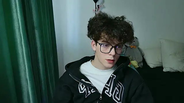 Snapshot of dreamgonetan chatting on September 2025 08:08:01 AM dreamgonetan online show from September 2025 08:08:01 AM