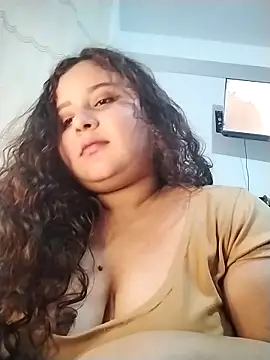 Snapshot of Carolceleste24 chatting on May 2026 11:43:01 PM Carolceleste24 online show from May 2026 11:43:01 PM