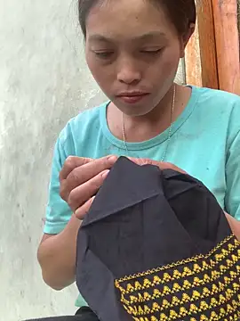 Halyy xx online show from October 2025 12:02:01 AM