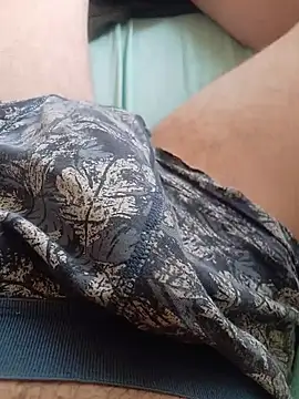 Snapshot of DarkOven chatting on December 2025 11:40:02 AM DarkOven online show from December 2025 11:40:02 AM