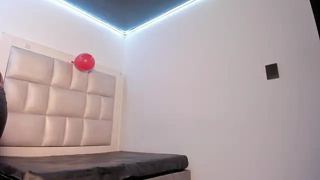peyton  wat online show from July 2026 11:58:02 AM