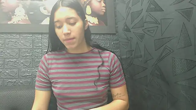 Snapshot of Lil_Rose2006 chatting on February 2026 01:10:01 PM Lil Rose2006 online show from February 2026 01:10:01 PM