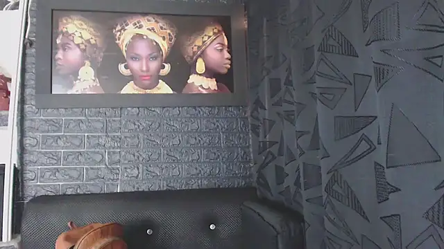 Snapshot of Lil_Rose2006 chatting on February 2026 01:33:02 PM Lil Rose2006 online show from February 2026 01:33:02 PM