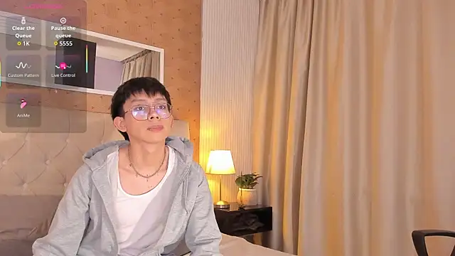 liam twiink online show from November 2025 07:56:01 PM