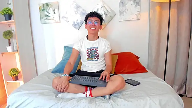 liam twiink online show from January 2026 02:37:01 AM