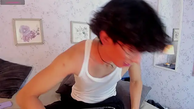 Snapshot of liam_twiink chatting on June 2026 08:00:01 PM liam twiink online show from June 2026 08:00:01 PM