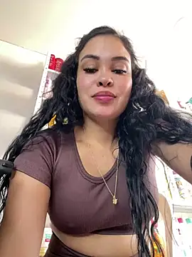 Snapshot of FOX_LATINA chatting on July 2026 09:30:01 PM FOX LATINA online show from July 2026 09:30:01 PM
