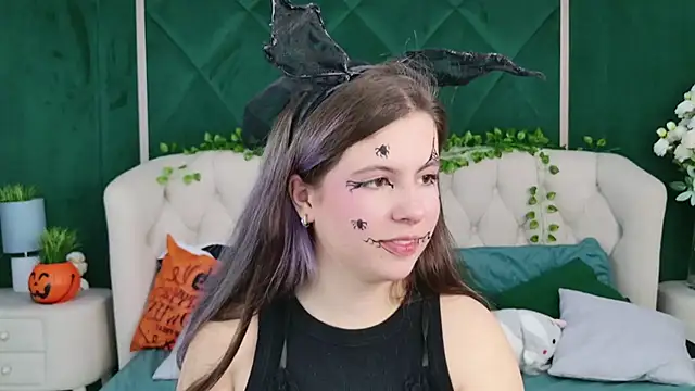 Akira Halls online show from October 2025 09:49:02 PM