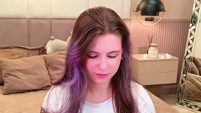 Akira Halls online show from November 2025 08:41:02 PM