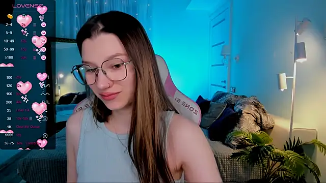 Snapshot of LinaBlossom_ chatting on May 2026 08:32:02 AM LinaBlossom online show from May 2026 08:32:02 AM