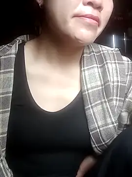 Snapshot of Norah-h chatting on April 2026 02:11:01 AM Norah-h online show from April 2026 02:11:01 AM