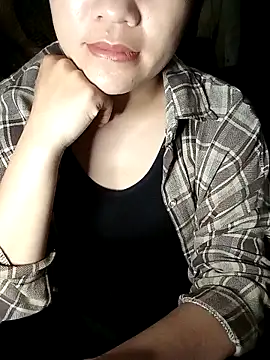 Snapshot of Norah-h chatting on April 2026 01:30:01 AM Norah-h online show from April 2026 01:30:01 AM