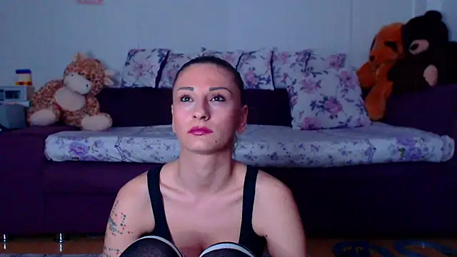 Snapshot of CassieSpell chatting on April 2026 08:33:01 PM CassieSpell online show from April 2026 08:33:01 PM