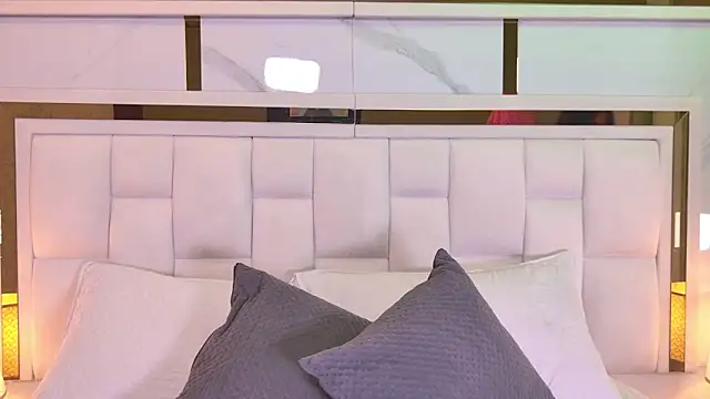 samanthaa sm online show from December 2025 11:48:02 AM