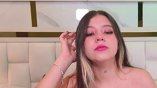 samanthaa sm online show from December 2025 12:00:01 PM