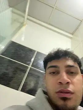 Snapshot of astoperaa chatting on February 2026 04:33:01 PM astoperaa online show from February 2026 04:33:01 PM