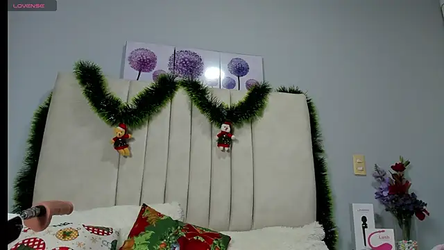 AmandaaWats online show from December 2025 07:53:02 PM