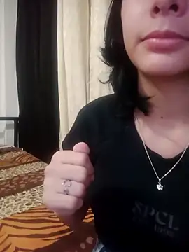 xoxo milk online show from October 2025 06:06:02 PM