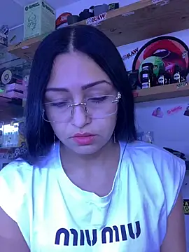 Snapshot of milk-love1226 chatting on November 2025 10:32:02 PM milk-love1226 online show from November 2025 10:32:02 PM