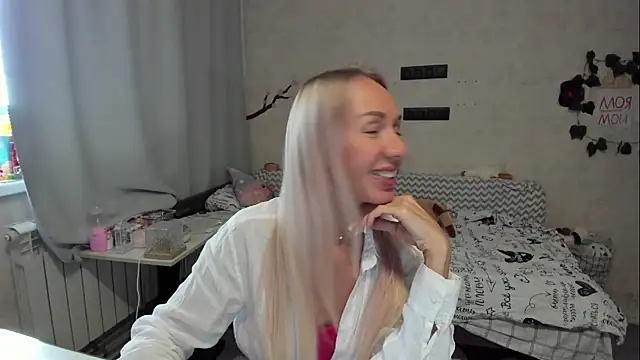 AlisiaCat online show from August 2026 12:32:02 PM