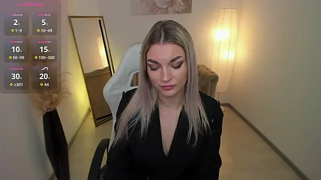 Snapshot of Alice_Cutieee chatting on October 2025 10:27:02 AM Alice Cutieee online show from October 2025 10:27:02 AM