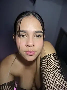Snapshot of Valery_lux16 chatting on May 2026 03:25:01 AM Valery lux16 online show from May 2026 03:25:01 AM