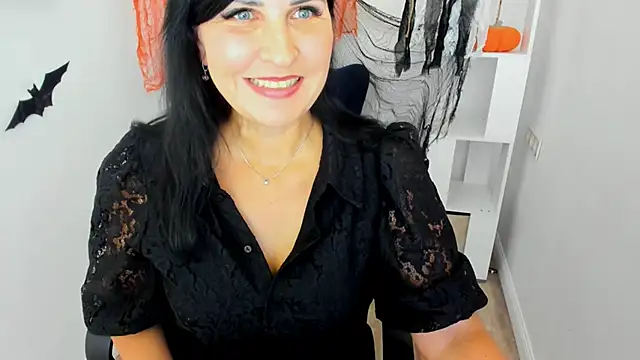 Moon Veloure1 online show from October 2025 12:05:02 PM