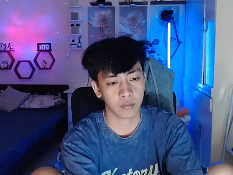 niel cumshow online show from December 2025 04:02:01 PM