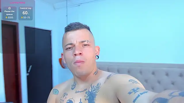 Snapshot of wildthor26 chatting on February 2026 04:27:02 AM wildthor26 online show from February 2026 04:27:02 AM