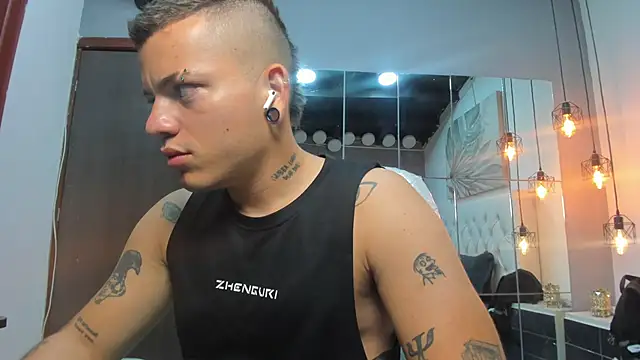 Snapshot of wildthor26 chatting on February 2026 04:42:02 AM wildthor26 online show from February 2026 04:42:02 AM