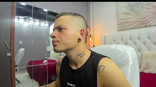 Snapshot of wildthor26 chatting on February 2026 05:39:02 AM wildthor26 online show from February 2026 05:39:02 AM