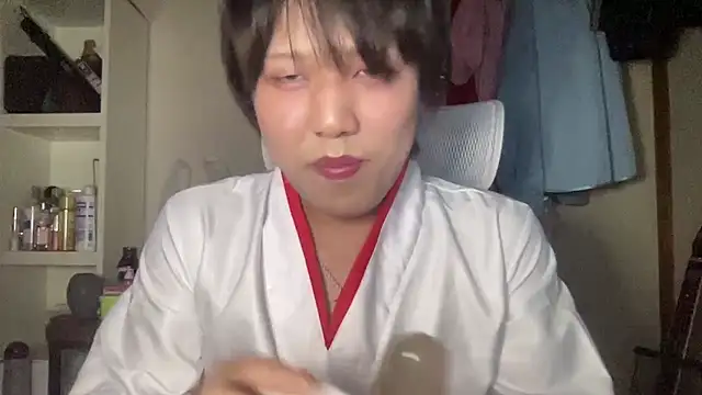 nuu1 221 online show from October 2025 05:51:02 PM