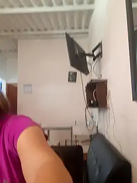 lindsay-rosee online show from April 2026 06:25:02 PM