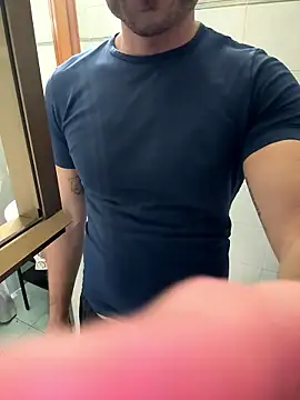 Snapshot of giovan2020 chatting on January 2026 05:27:02 PM giovan2020 online show from January 2026 05:27:02 PM