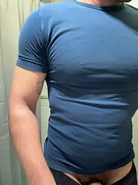 Snapshot of giovan2020 chatting on February 2026 04:33:01 PM giovan2020 online show from February 2026 04:33:01 PM